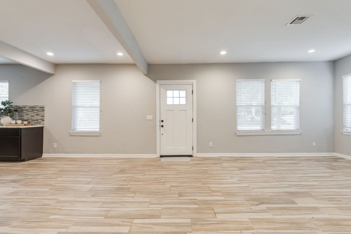 832 NW 35th Street, photo 5