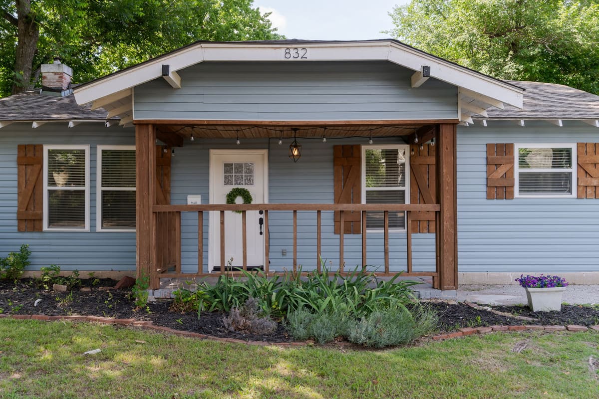 832 NW 35th Street, photo 3