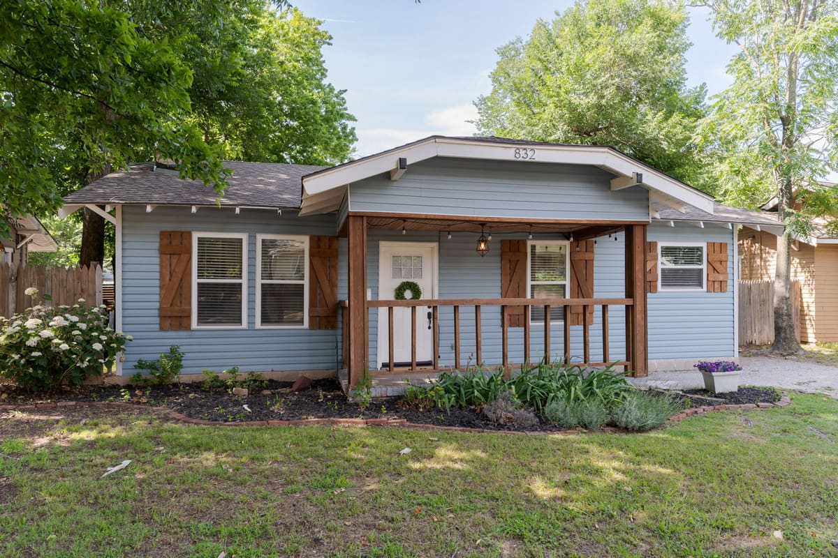832 NW 35th Street, photo 2