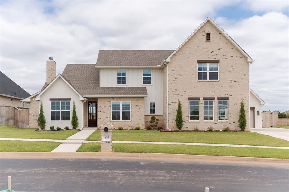 10705 NW 26th Ct · Yukon, Yukon